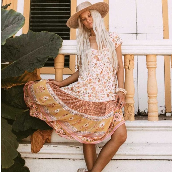 Dresses & Skirts - boho gypsy floral print ruffle hem midi dress